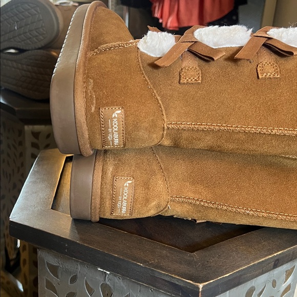 NWOT, Koolaburra UGG boots, size girl 3 or women 5, adorable Bow Accents - Picture 4 of 10